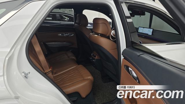 Genesis GV70 2021 — photo 11
