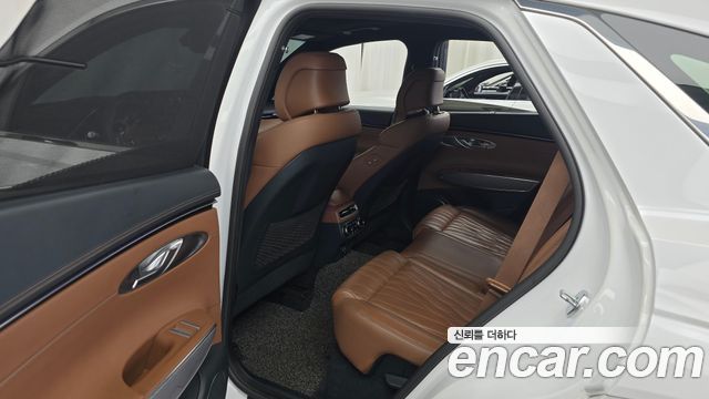 Genesis GV70 2021 — photo 12