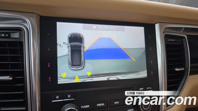 Porsche Macan 2017 — photo 14