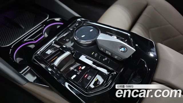 BMW 5-Series 2025 — photo 12