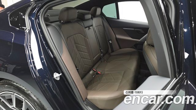 BMW 5-Series 2025 — photo 18