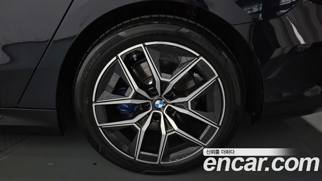 BMW 5-Series 2025 — photo 7