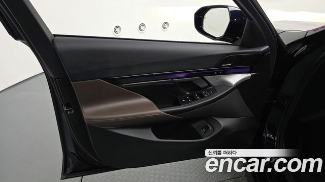 BMW 5-Series 2025 — photo 14