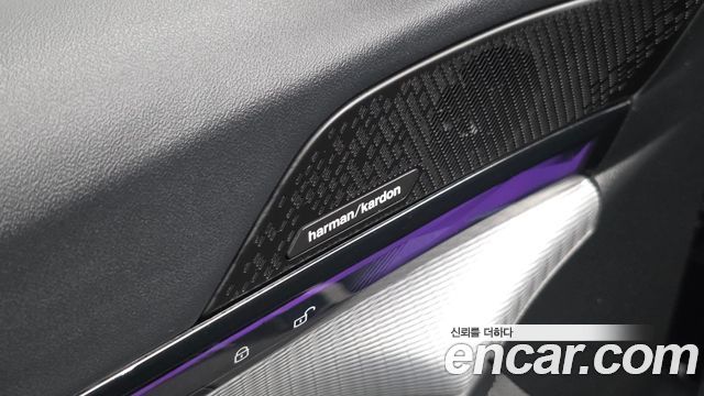 BMW 5-Series 2025 — photo 28