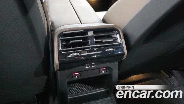 BMW 5-Series 2025 — photo 31