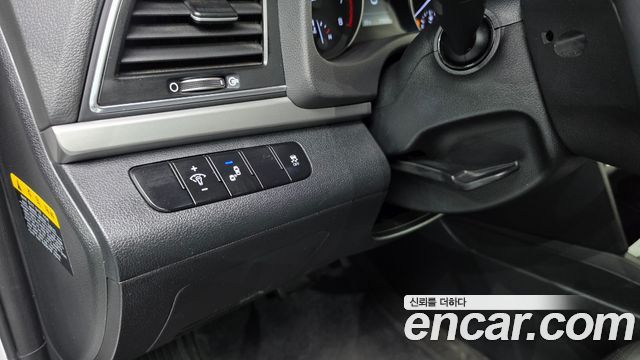 Hyundai AVANTE 2017 — photo 16
