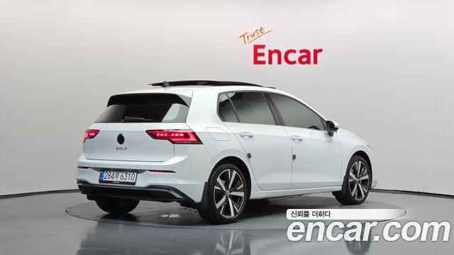 Volkswagen Golf 2026 — photo 2