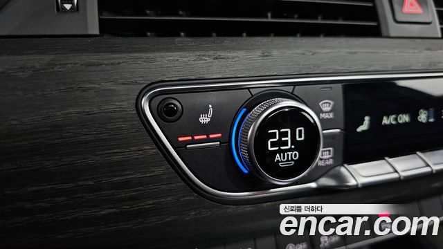 Audi A4 2019 — photo 26