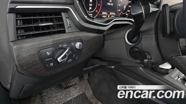 Audi A4 2019 — photo 28