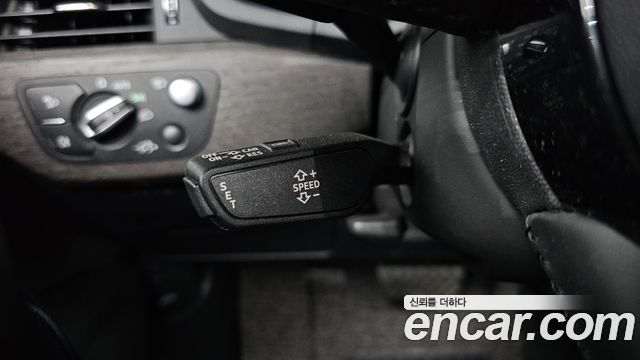 Audi A4 2019 — photo 30