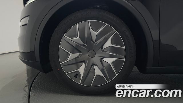 Tesla Model Y 2026 — photo 5