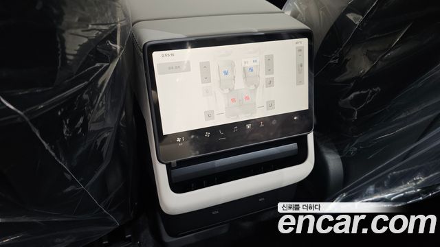 Tesla Model Y 2026 — photo 32