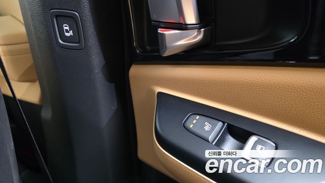Kia Canival 2022 — photo 24