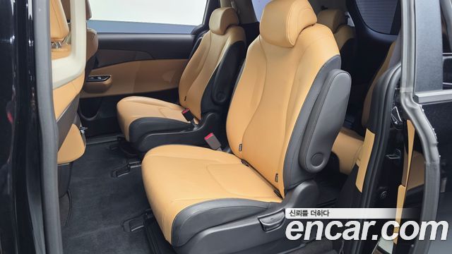Kia Canival 2022 — photo 16