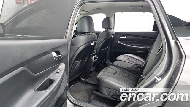 Hyundai Santafe 2022 — photo 18