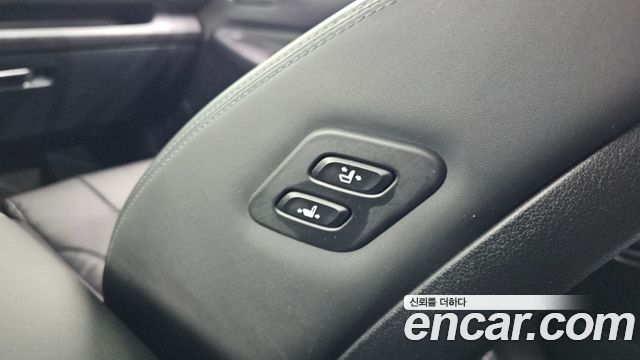 Hyundai Santafe 2022 — photo 31