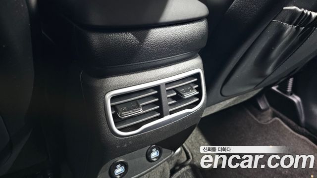 Hyundai Santafe 2022 — photo 32