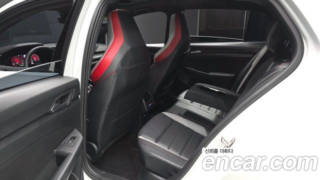 Volkswagen Golf 2022 — photo 11
