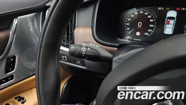 Volvo S90 2021 — photo 34