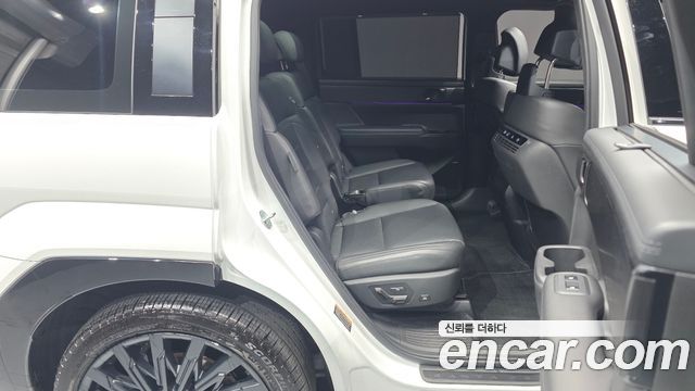 Hyundai Santafe 2024 — photo 17