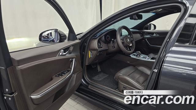 Kia Stinger 2019 — photo 10