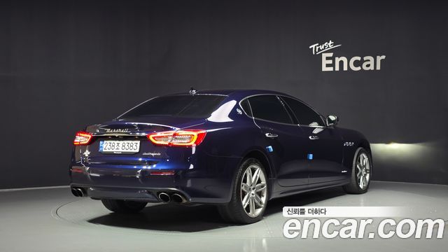 Maserati Quattroporte 2018 — photo 2