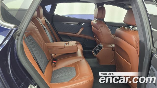 Maserati Quattroporte 2018 — photo 17
