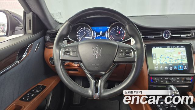 Maserati Quattroporte 2018 — photo 18