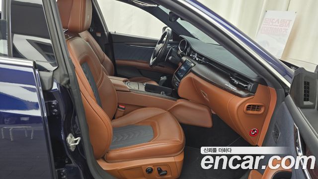 Maserati Quattroporte 2018 — photo 16