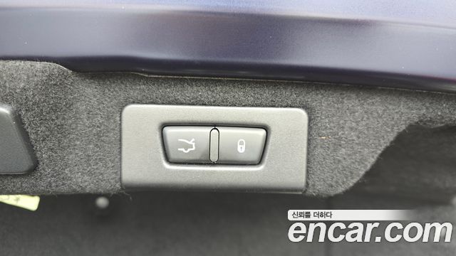 Maserati Quattroporte 2018 — photo 30