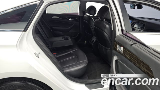 Hyundai Sonata 2016 — photo 17