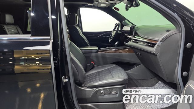Cadillac Escalade 2022 — photo 17