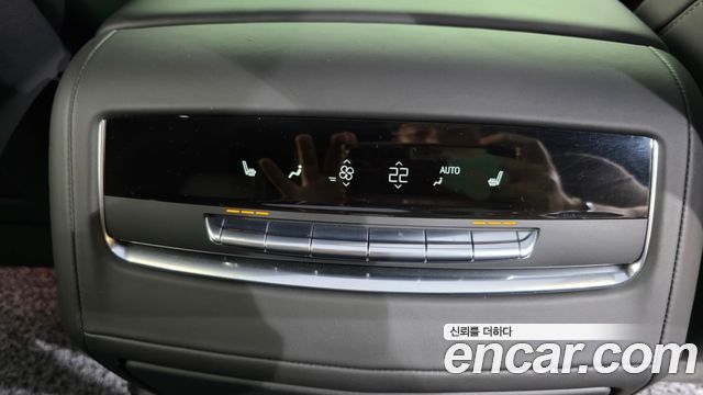 Cadillac Escalade 2022 — photo 25