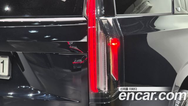 Cadillac Escalade 2022 — photo 9