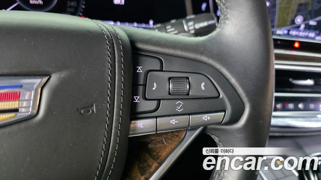 Cadillac Escalade 2022 — photo 33