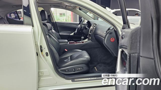 Lexus IS 2007 — photo 11