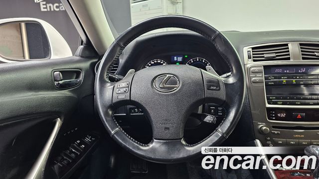 Lexus IS 2007 — photo 13