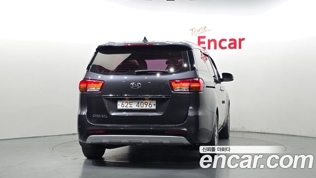 Kia Canival 2015 — photo 4