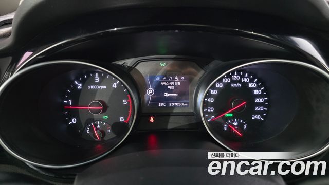 Kia Canival 2015 — photo 8
