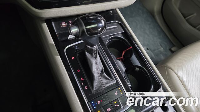 Kia Canival 2015 — photo 9