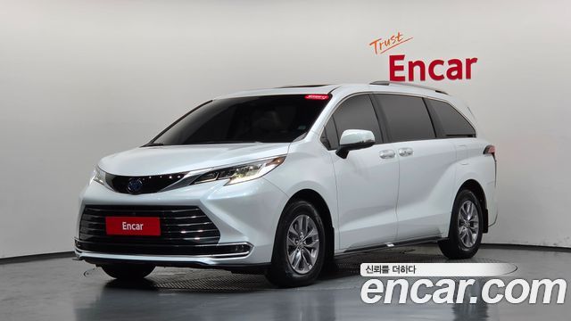 Toyota Sienna 2024 — photo 1
