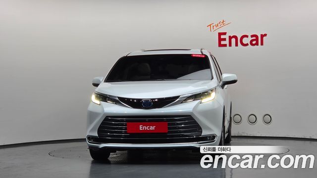 Toyota Sienna 2024 — photo 3