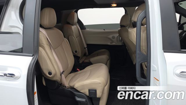Toyota Sienna 2024 — photo 17
