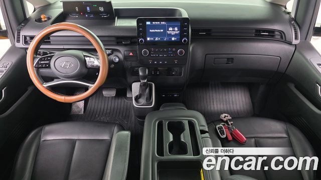 Hyundai Staria 2023 — photo 7