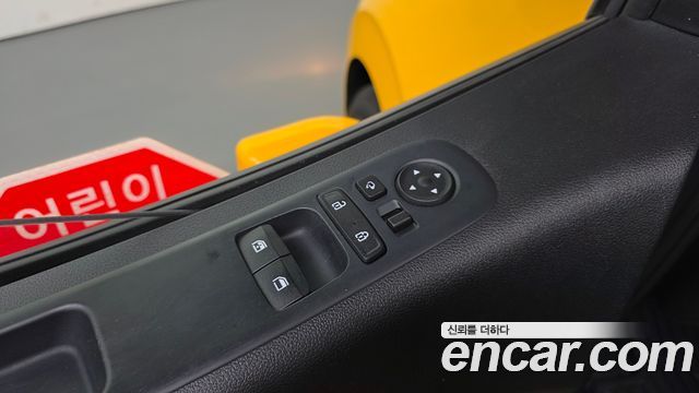 Hyundai Staria 2023 — photo 11