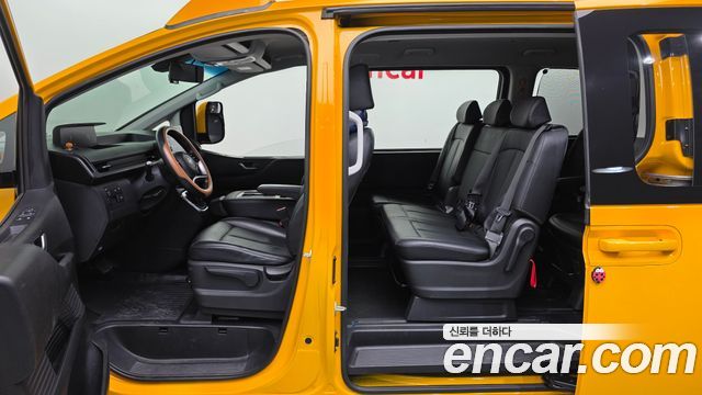 Hyundai Staria 2023 — photo 18