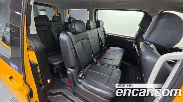 Hyundai Staria 2023 — photo 19