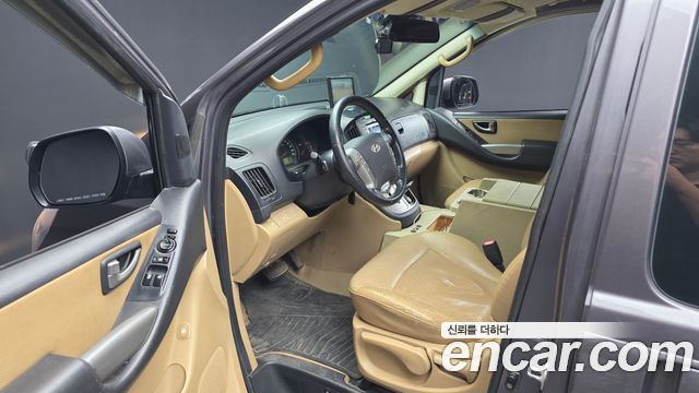 Hyundai Starex 2012 — photo 10