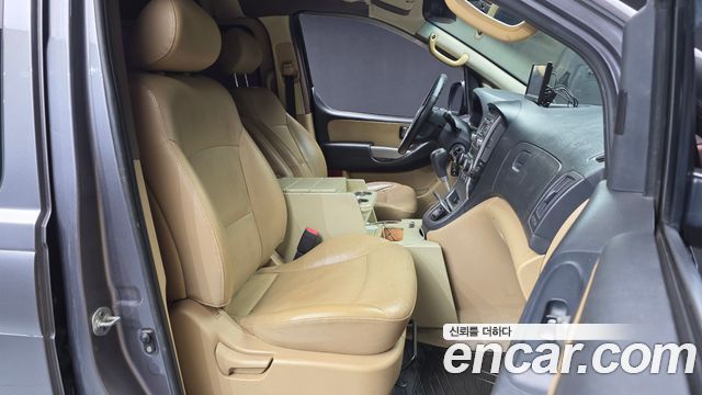Hyundai Starex 2012 — photo 11