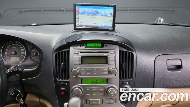 Hyundai Starex 2012 — photo 14
